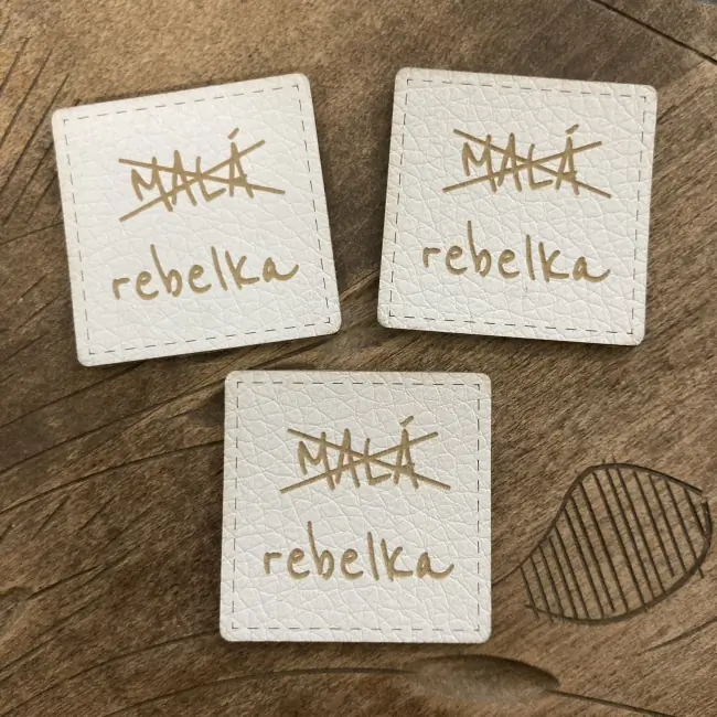 Koženkový štítek - Malá rebelka