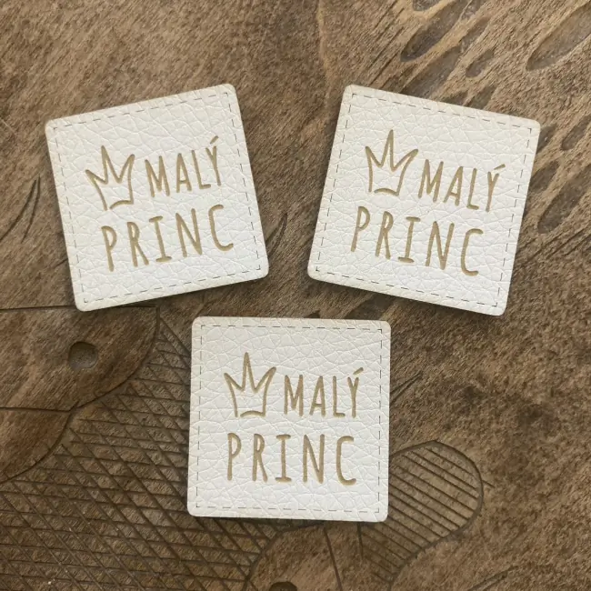 Koženkový štítek - Malý princ Bílá