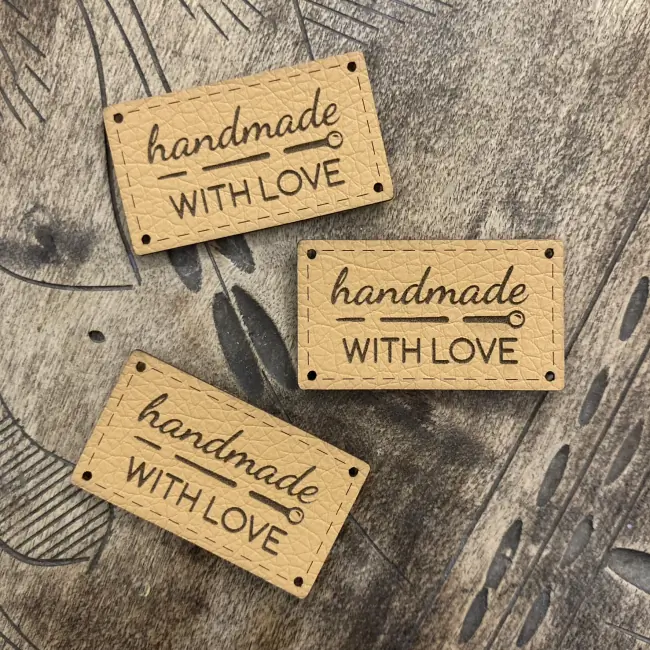 Koženkový štítek - Handmade with love