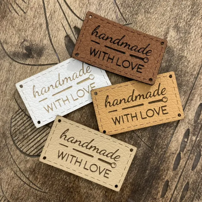 Koženkový štítek - Handmade with love
