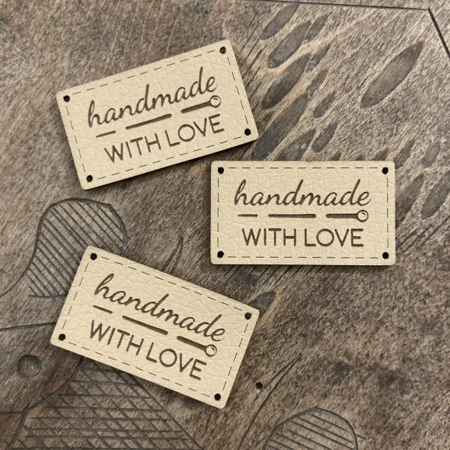Koženkový štítek - Handmade with love