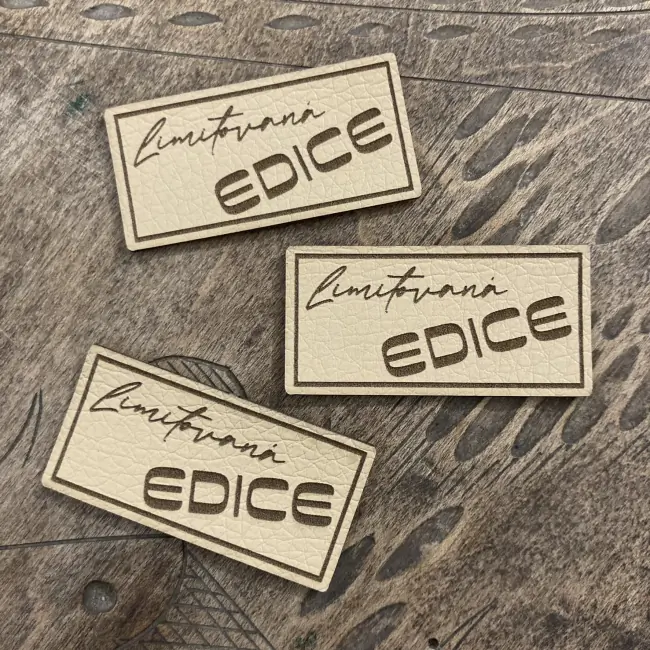 Koženkový štítek - Limitovaná edice 2 Písková