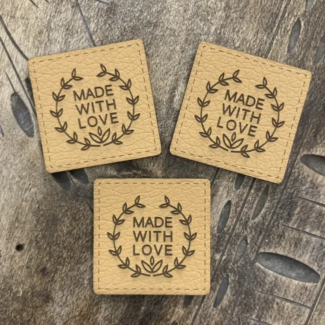 Koženkový štítek - Made with love