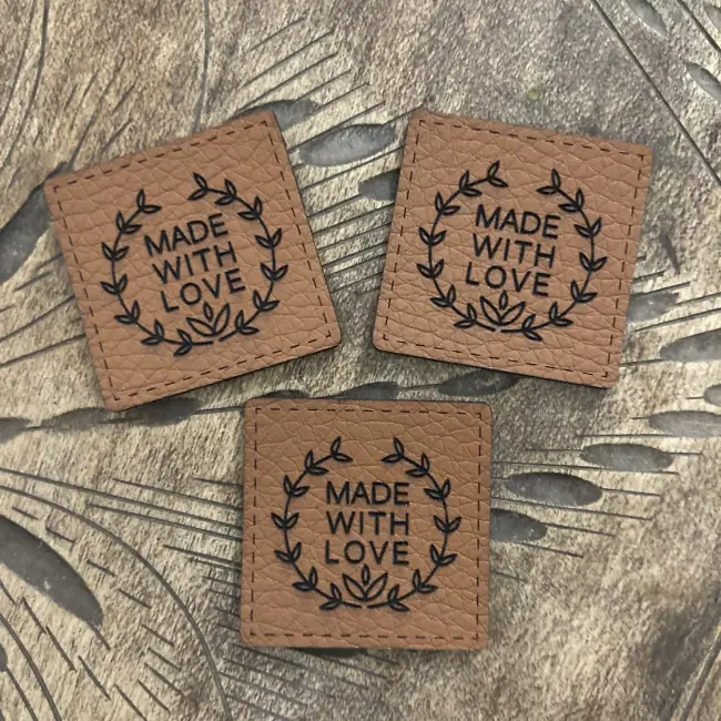 Koženkový štítek - Made with love