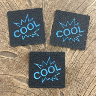 Koženkový štítek Royal - Cool (černomodrá)